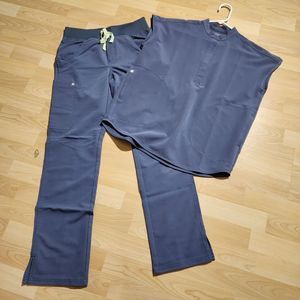 FIGS scrub set (Rafael top & Cargo (R length R rise)